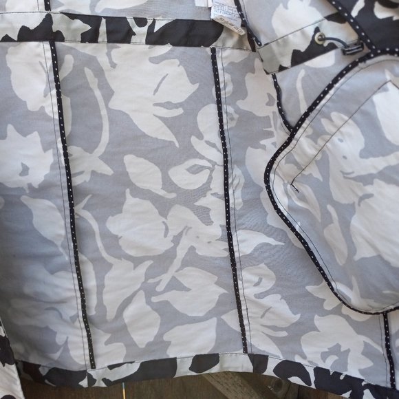 Weekend Max Mara Silver/Black Floral Printed Hooded Raincoat - Picture 12 of 16